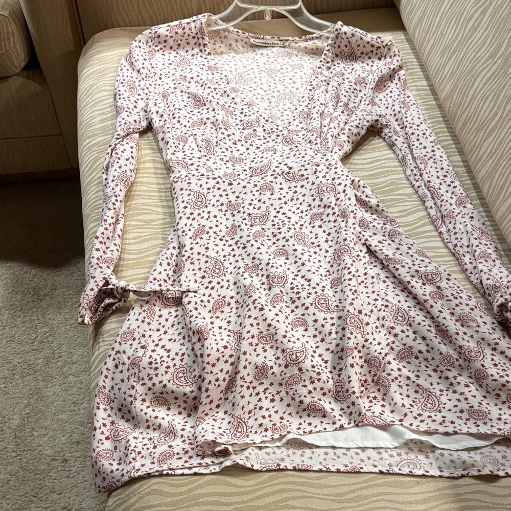 Elegant Paisley Print Wraparound Dress